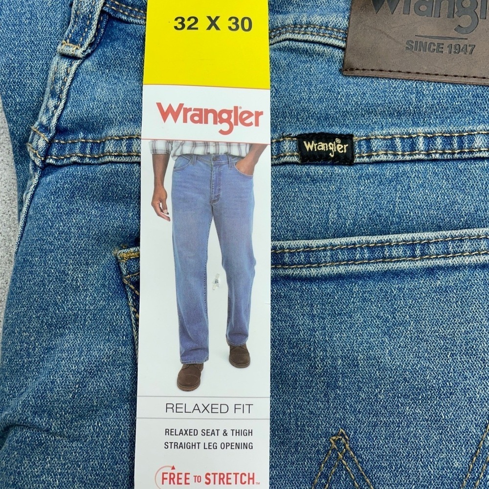 NEW Wrangler Men's 32x30 Relaxed Fit Straight Leg Blue Denim Jeans - Picture 6 of 8